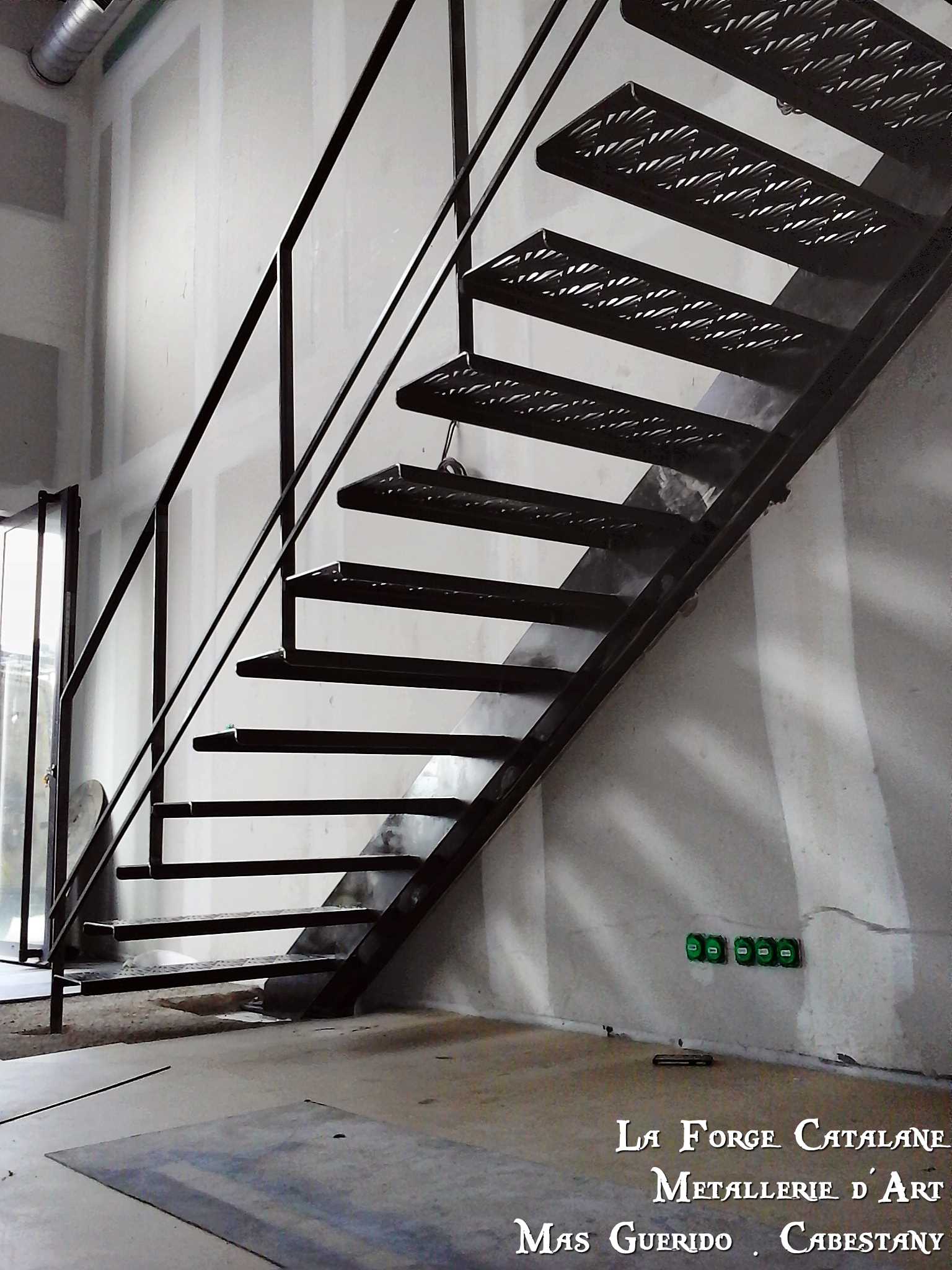 escalier avec decoupe laser sur les marches forge catalane 7.jpg